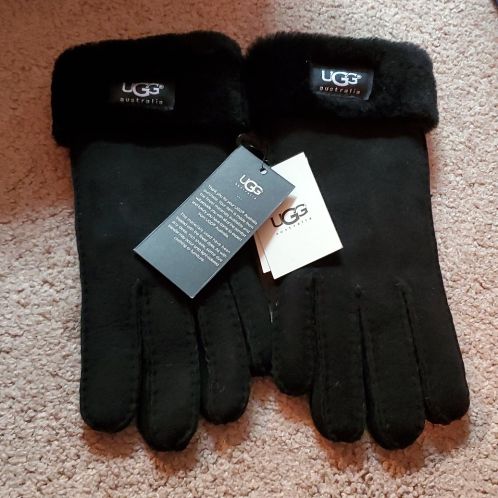 Brand new UGGS gloves